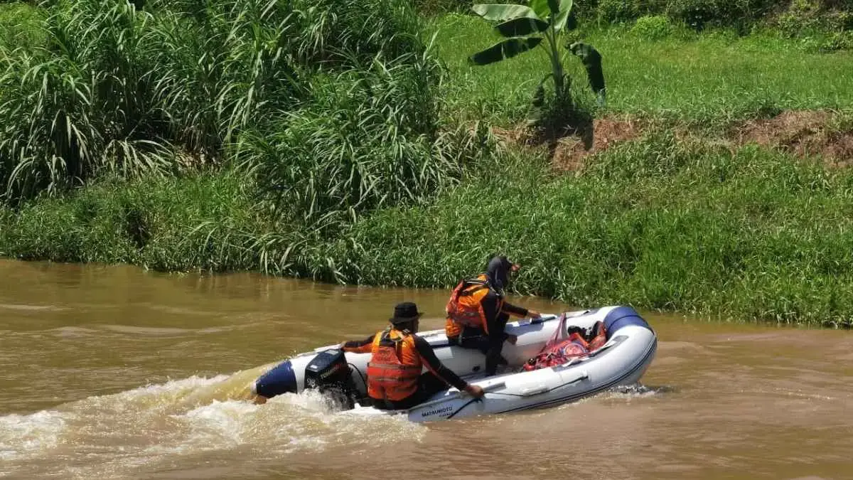 Misteri Hilangnya Mbah Ngasmin di Rowosari Kendal, Tim SAR Kerahkan Anjing Pelacak K-9 dan Perahu LCR