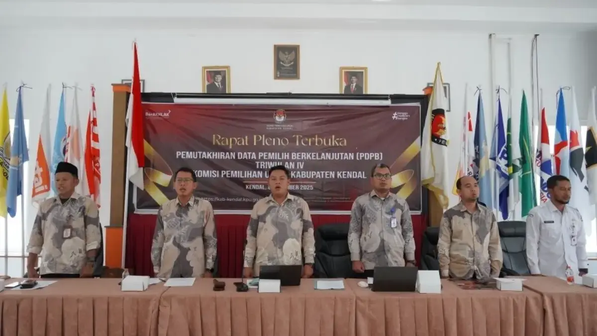 Pleno DPB Triwulan IV 2025: Jumlah Pemilih Kendal Naik 3,22% Jadi 835.063 Orang Pleno DPB Triwulan IV 2025: Jumlah Pemilih Kendal Naik 3,22% Jadi 835.063 Orang