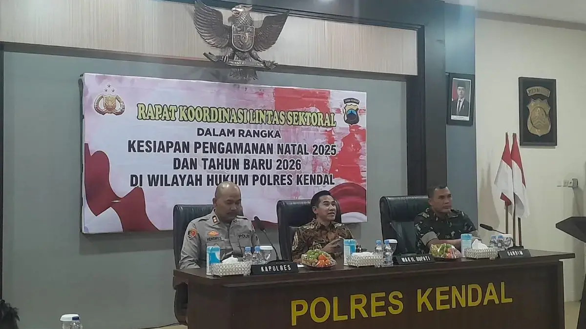 Polres Kendal Siagakan 9 Pos Terpadu dan 215 Personel Amankan Nataru, Antisipasi Macet hingga Cuaca Ekstrem Polres Kendal Siagakan 9 Pos Terpadu dan 215 Personel Amankan Nataru, Antisipasi Macet hingga Cuaca Ekstrem