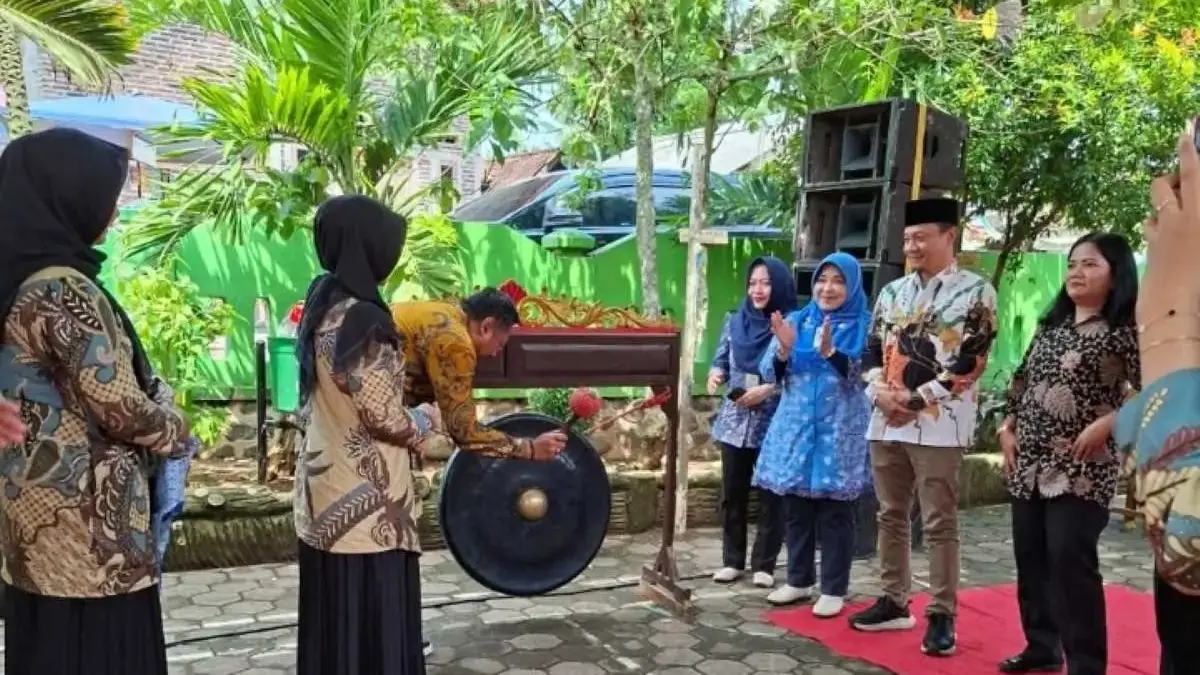 Raih Adiwiyata Provinsi, SDN Tenggulangharjo Batang Pamer Inovasi Lingkungan dan Fashion Show