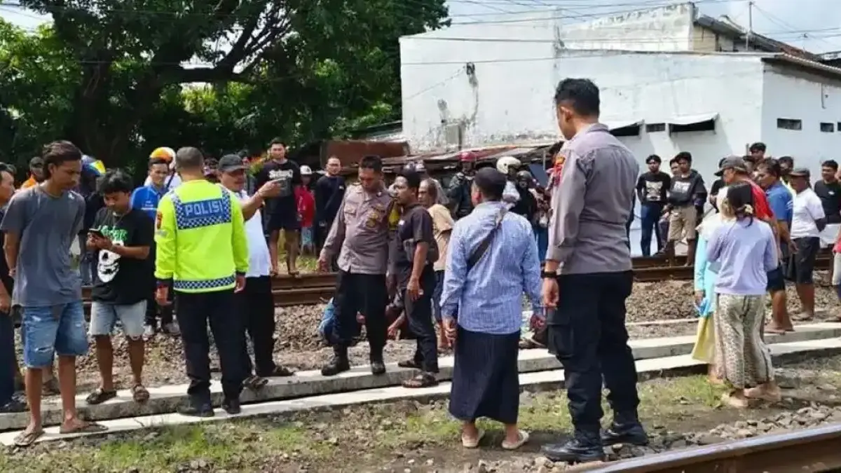 Tragis! Tukang Pijat Tewas Tersambar KA Harina di Kendal Usai Nekat Terobos Palang Pintu