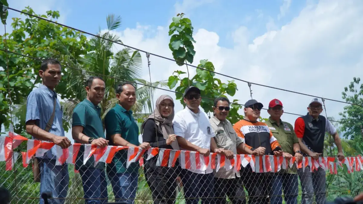 Pegadaian Kanwil XI Semarang "Jembatani" Akses Warga Desa Kalikurmo Pegadaian Kanwil XI Semarang \"Jembatani\" Akses Warga Desa Kalikurmo
