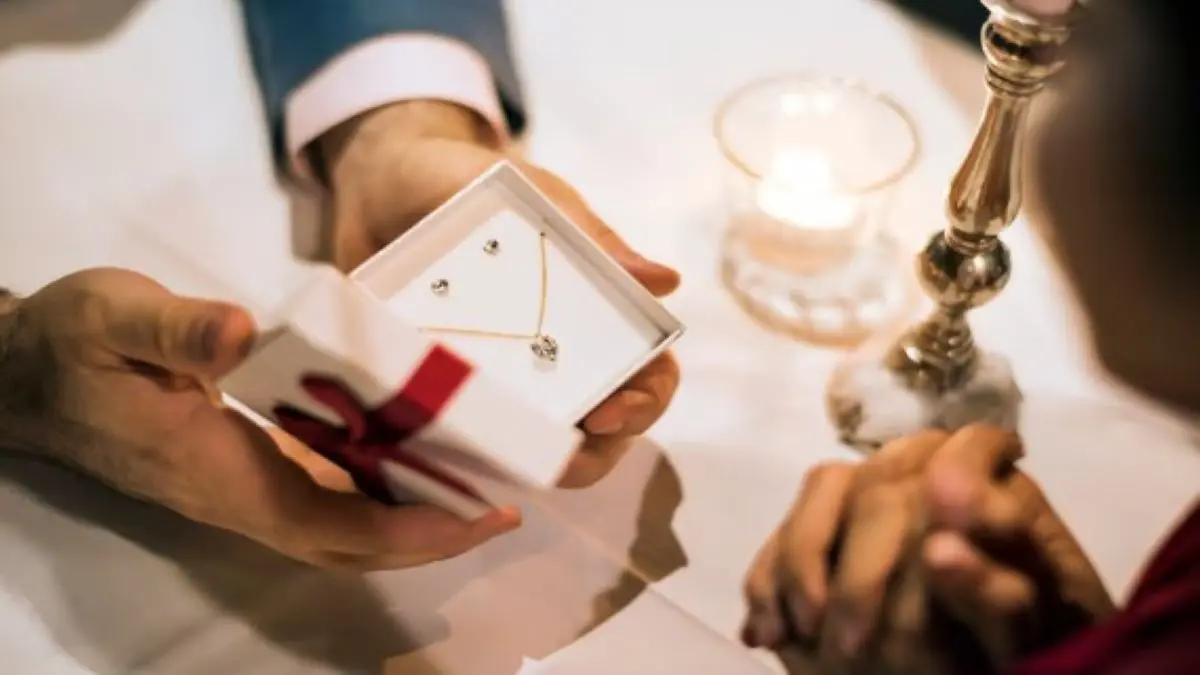 harga emas perhiasan hari ini 28 desember 2025