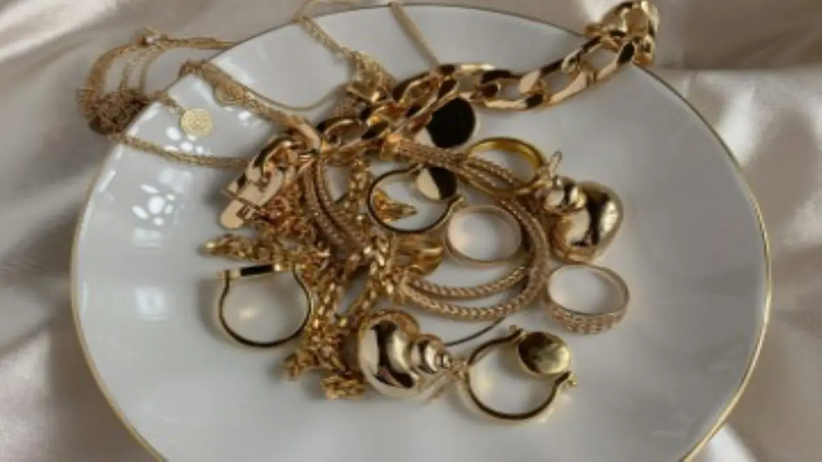 Harga Emas Perhiasan Hari Ini Tanggal 18 Desember 2025 Terbaru Naik atau Turun? Cek Daftar Semua Kadar! harga emas perhiasan hari ini tanggal 18 desember 2025