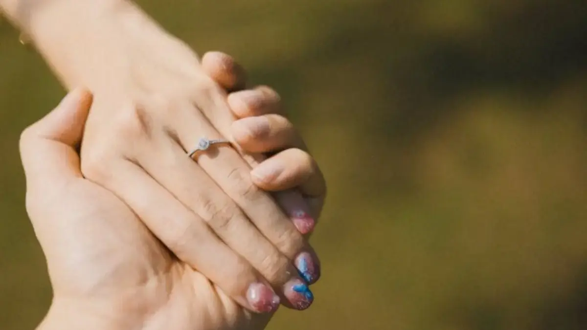 Ramalan Cinta Zodiak Rabu 3 Desember 2025