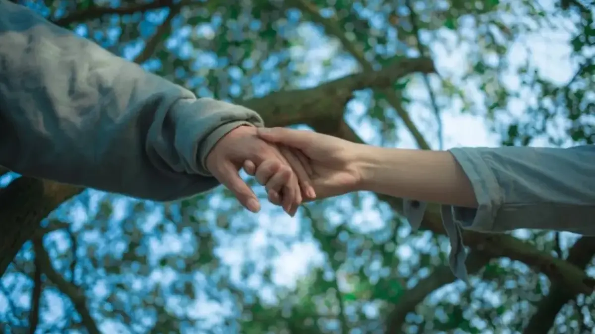 Ramalan Cinta Zodiak Besok 3 Desember 2025