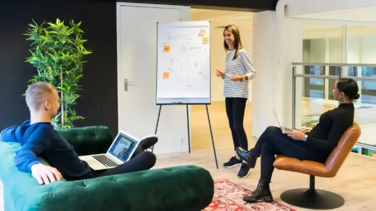 Ramalan Karier Shio Besok 25 Desember 2025