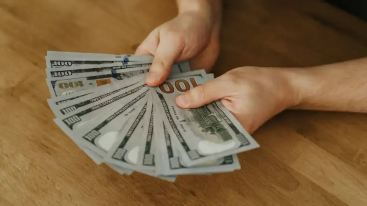 Ramalan Keuangan Zodiak Besok 28 Desember 2025