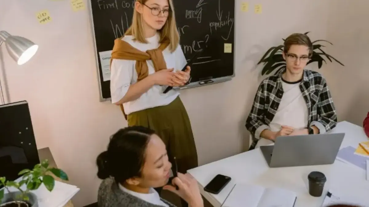 Bisa Membuka Peluang Baru? Ini Ramalan Zodiak 17 Desember 2025: Sagitarius, Capricorn, Aquarius, dan Pisces Ramalan Zodiak 17 Desember 2025