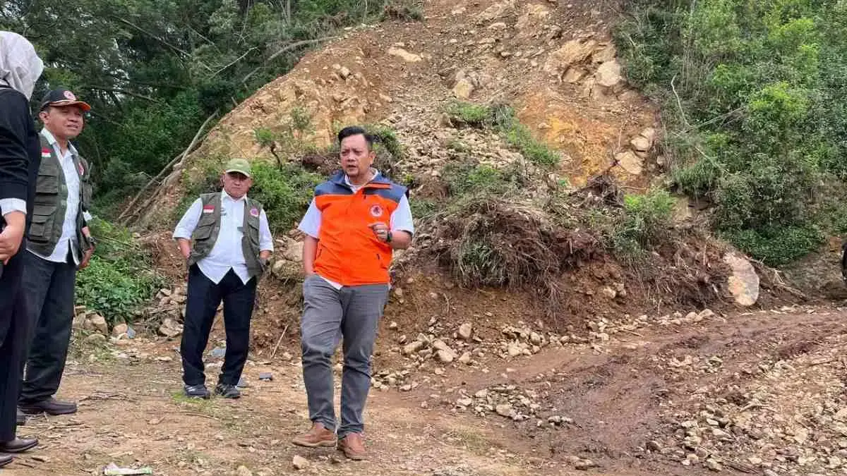 Akses Rejosari-Sigemplong Batang Lumpuh Akibat Longsor, Motor Bisa Lewat Tapi Mobil Harus Memutar