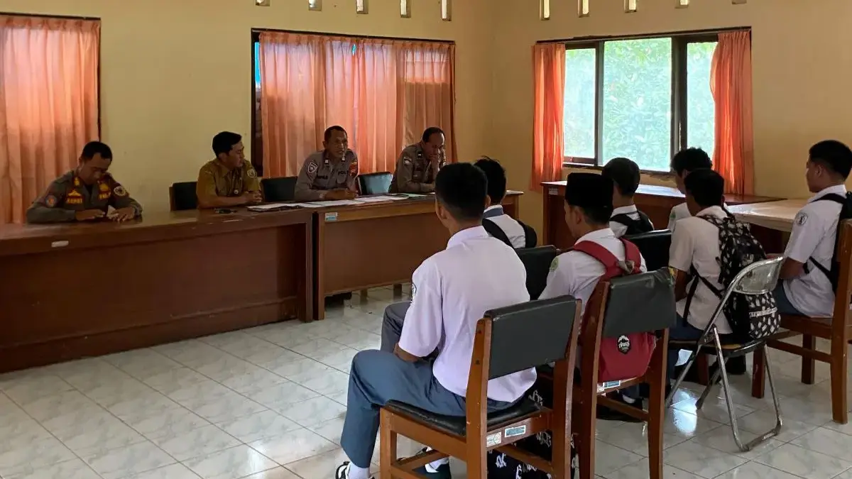 Asyik Nongkrong Saat Jam Pelajaran, Tujuh Pelajar di Kabupaten Pekalongan Terjaring Razia Satpol PP