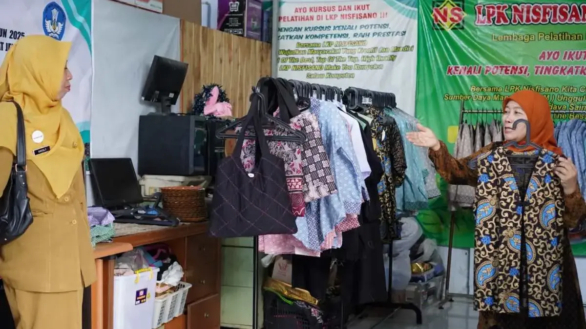 Buka Peluang Mandiri, Anak Putus Sekolah di Pekalongan Kini Mahir Menjahit hingga Punya Toko Online