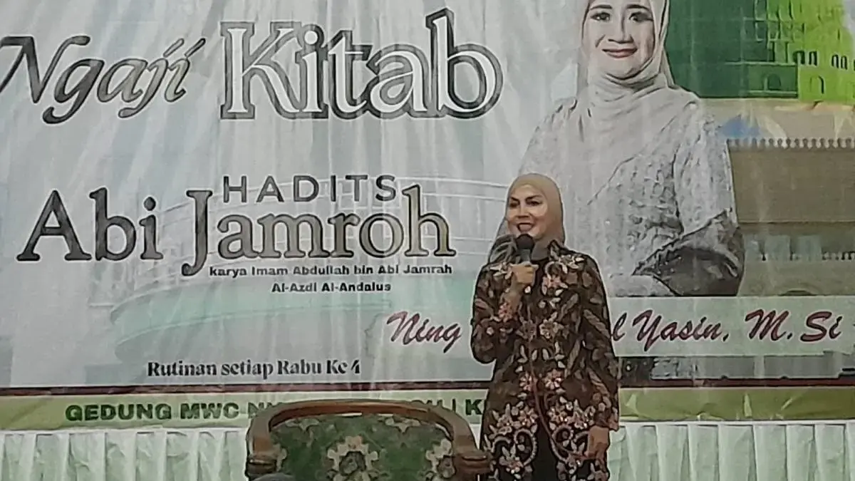 Bupati Kendal Hadiri Ngaji Kitab di Kaliwungu, Ajak Kader Fatayat Doa Bersama Hadapi Cuaca Ekstrem Bupati Kendal Hadiri Ngaji Kitab di Kaliwungu, Ajak Kader Fatayat Doa Bersama Hadapi Cuaca Ekstrem
