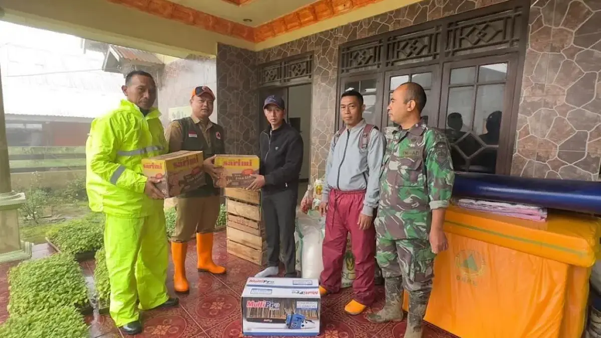 Dinsos Batang Pasok Logistik Pengungsi Longsor Desa Pranten, Ratusan Warga Andalkan Dapur Umum Dinsos Batang Pasok Logistik Pengungsi Longsor Desa Pranten, Ratusan Warga Andalkan Dapur Umum