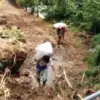   Jalur Curug Muncar-Songgodadi Akhirnya Terbuka, Tim Gabungan Terjang Longsor Hingga Larut Malam