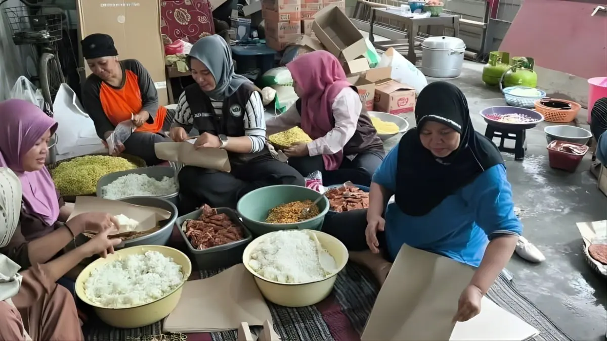 Kebondalem Kendal Lumpuh Terendam Banjir, Warga dan Destana Kompak Dirikan Dapur Umum Mandiri