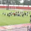 Liga 4 Jateng Ricuh! Suporter Persik Kendal Serbu Lapangan dan Lempari Botol Usai Kalah dari Persikama