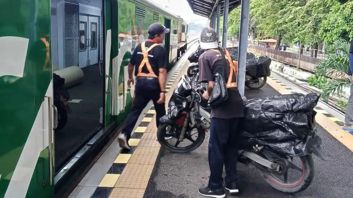Program Motis Sukses Besar, 501 Unit Motor Diangkut via Stasiun Pekalongan Selama Libur Nataru 2026