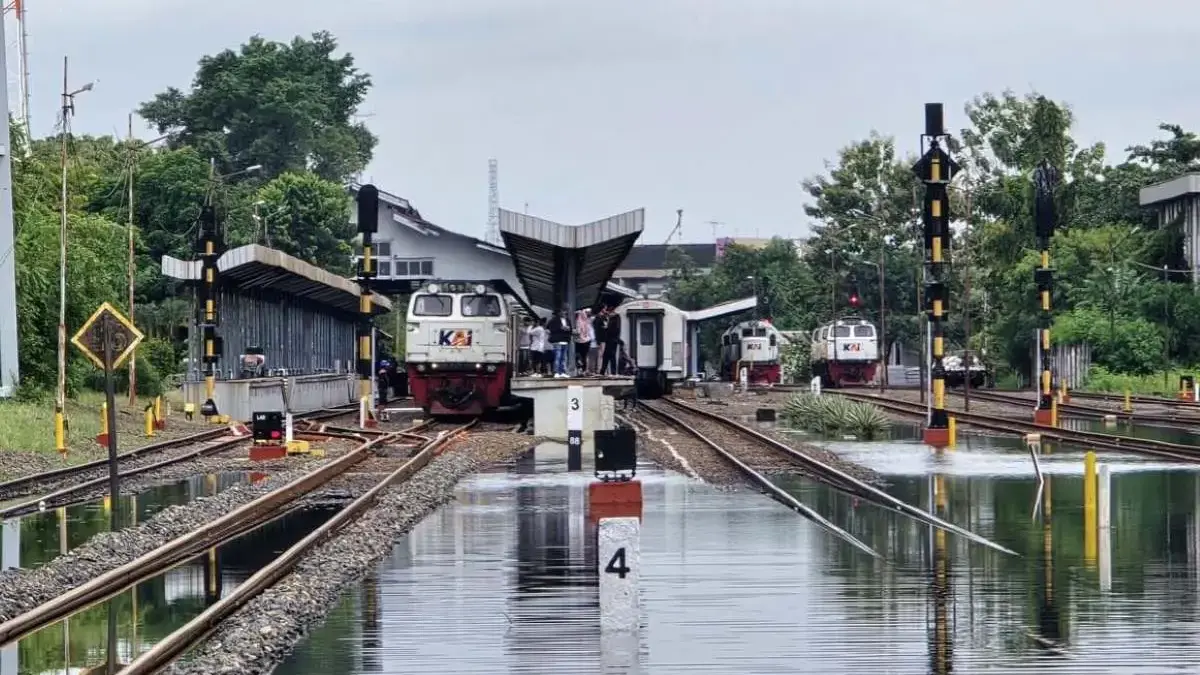 Rel Pekalongan-Sragi Terendam Banjir, KAI Batalkan Belasan Perjalanan Kereta Api, Ini Daftar KA Terdampak