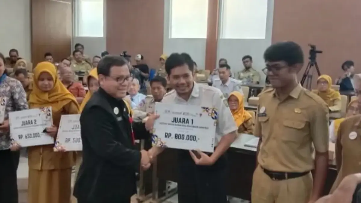 SMPN 6 Pekalongan Sabet Juara 1 Lomba Inovasi Daerah 2025 Lewat Teknologi TILAS Berbasis IoT Smart Card