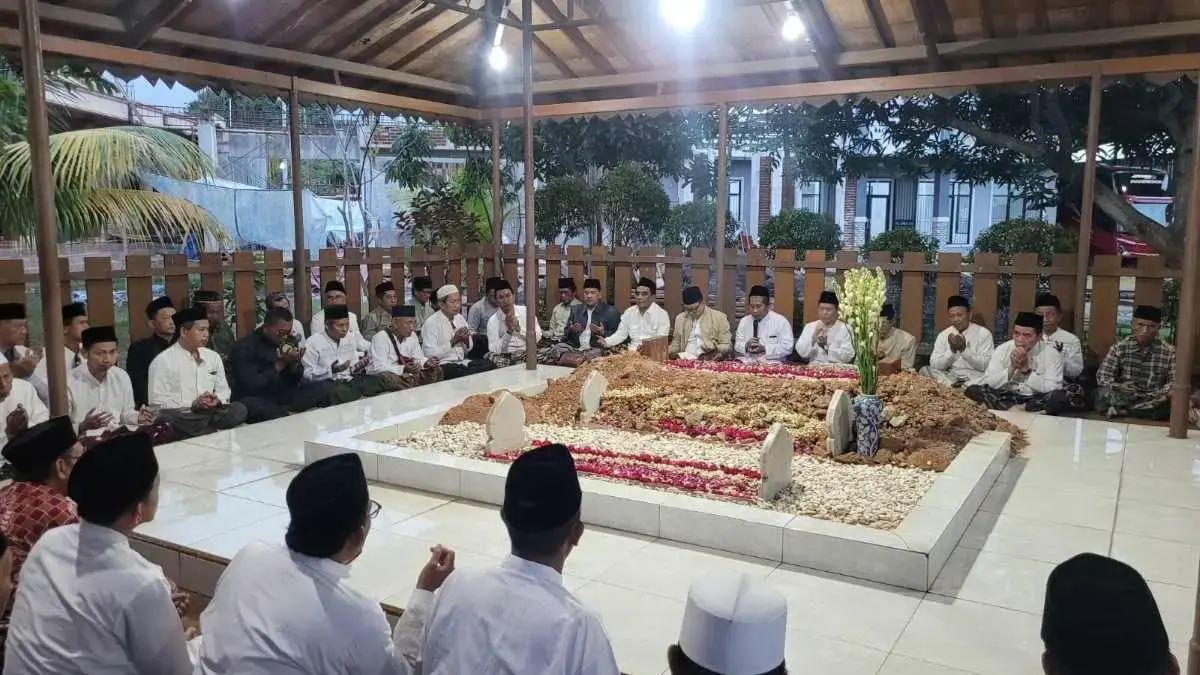 Sambut Harlah Ke-103 NU, PCNU Kota Pekalongan Gelar Ziarah Muassis ke Makam Para Tokoh dan Pendiri