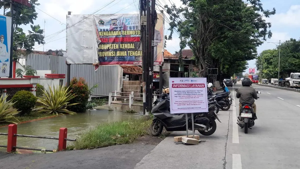 Samsat Kendal Terendam Banjir: Layanan Pajak 5 Tahunan Tutup Sementara, Cek Info Diskresinya!