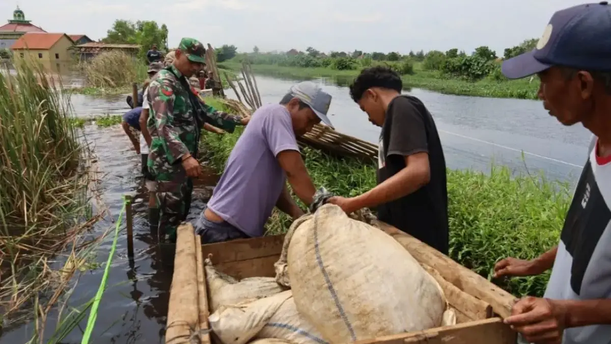 Sungai Bremi Meluap! Tanggul Pabean Pekalongan Jebol 35 Meter, Ratusan Rumah Terendam Banjir Bandang