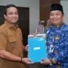 Wali Kota Aaf Serahkan SK Pensiun 21 ASN Pekalongan, Jadi Tokoh Masyarakat dan Jembatan Pemerintah