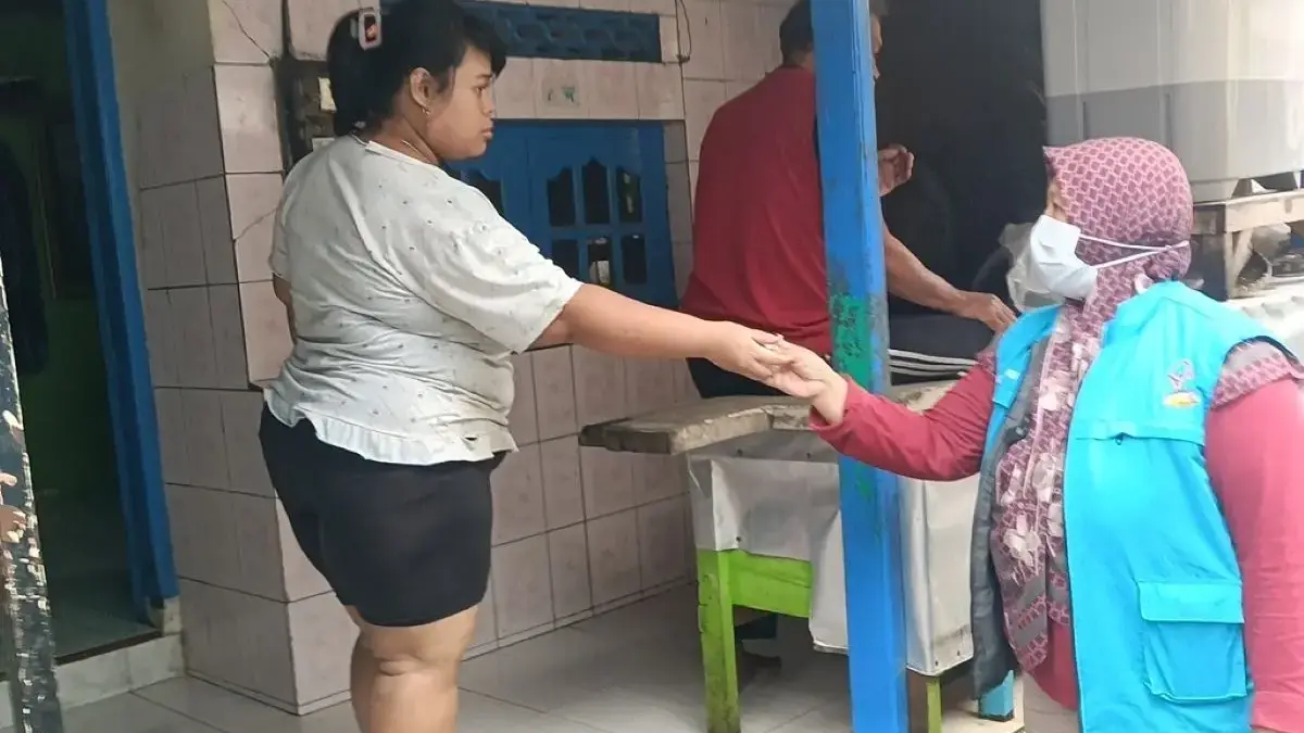 Warga Batang Mulai Diserang Gatal dan Diare Pascabanjir, Puskesmas Batang 2 Gerak Cepat Bagikan Salep!