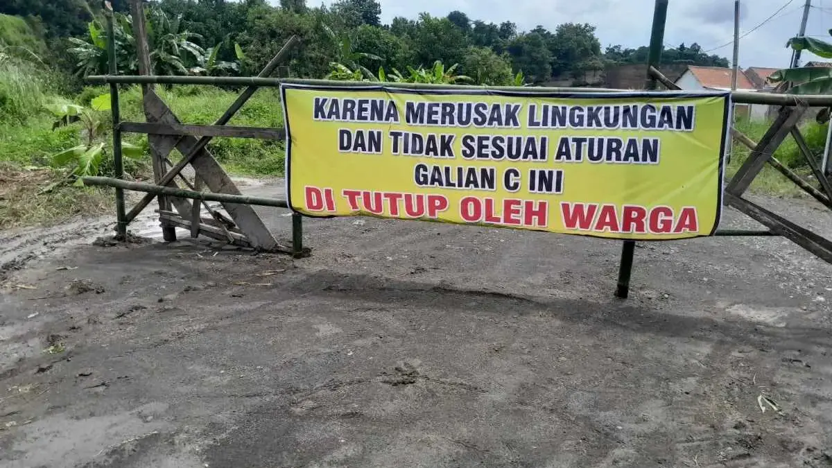 Warga Tutup Paksa Galian C Pal 15 Kendal, Wabup Benny Karnadi Ancam Cabut Izin Tambang yang Rusak Lingkungan
