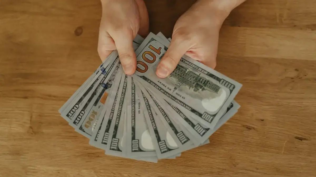 Ramalan Keuangan Zodiak Minggu 1 Februari 2026