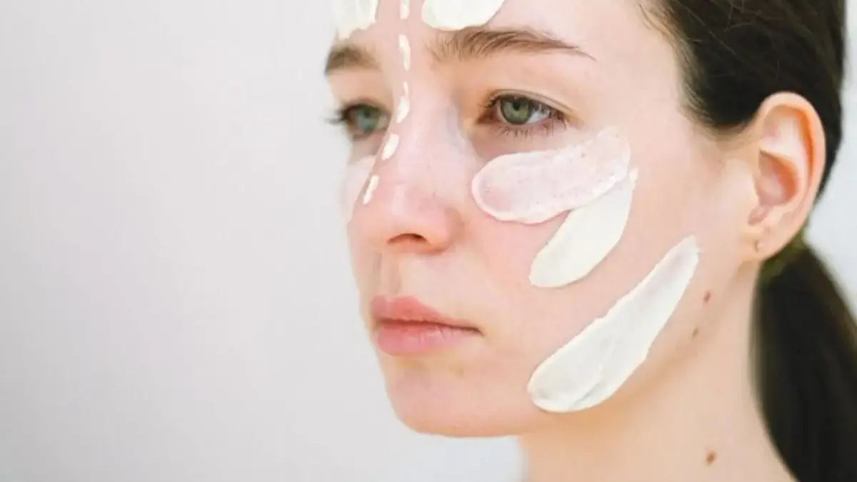 Sunscreen yang Bisa Mencerahkan Kulit Kusam