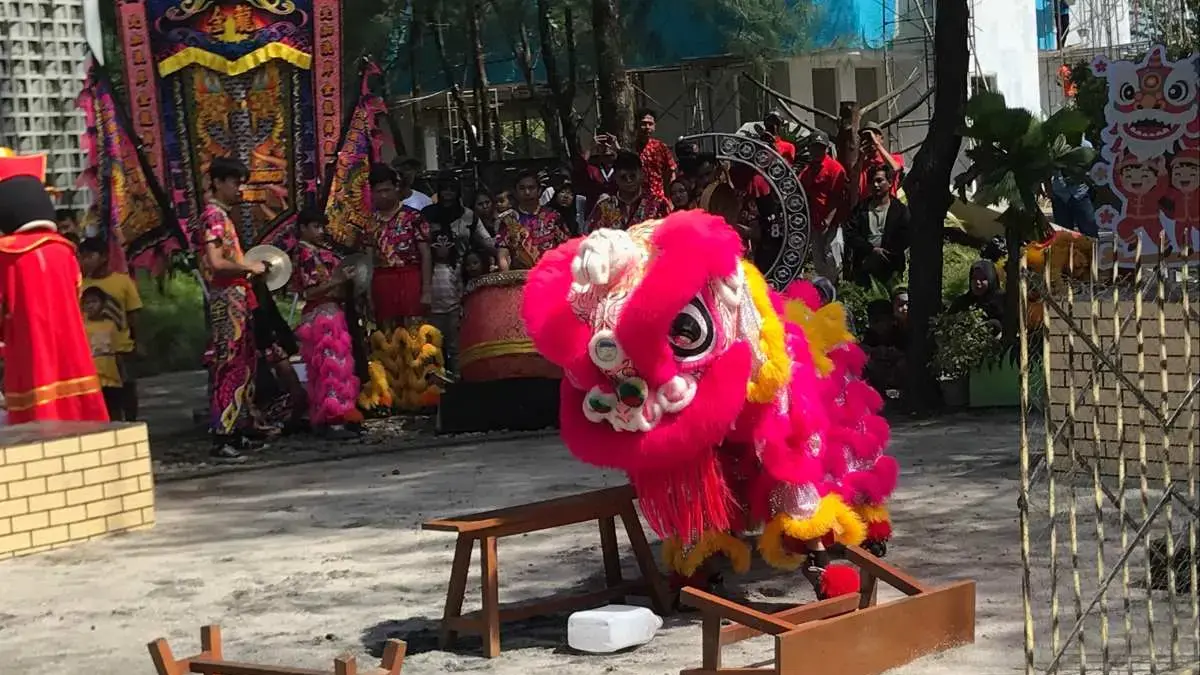 Gemerlap Imlek di Safari Beach Jateng Batang: Atraksi Barongsai dan Singa Baru Sukses Sedot Ribuan Turis