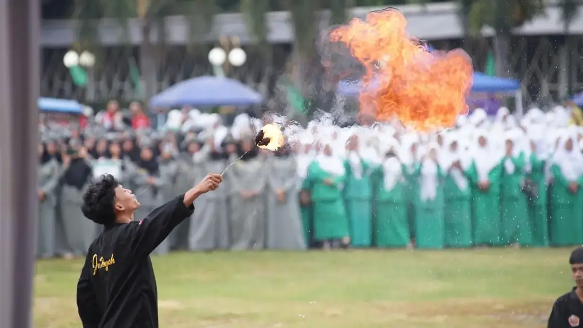 Guncang Alun-alun Batang! 7.100 Warga NU Gelar Apel Kemanusiaan, Atraksi Pagar Nusa Pukau Peserta