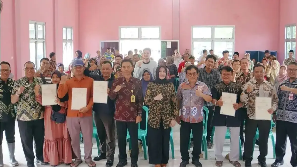 Nanti 12 Tahun, 44 Warga Perumahan RIT Kandang Panjang Pekalongan Akhirnya Terima Sertifikat Tanah