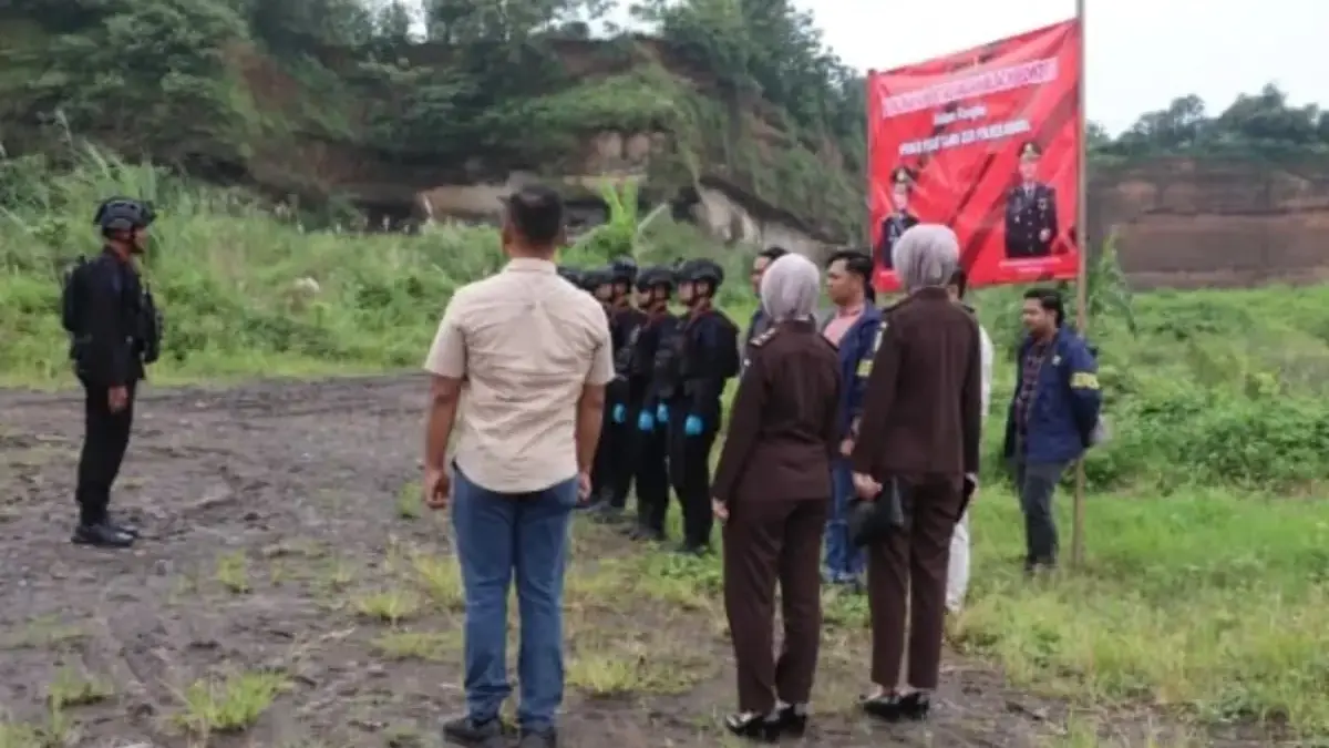 Polres Kendal Musnahkan Puluhan Kilogram Bahan Peledak Obat Petasan di Area Tambang Galian C Kaliwungu