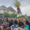 Ribuan Warga Serbu Grebeg Gunungan di Masjid Agung Kendal, Tradisi Meriah Sambut Ramadan 1447 Hijriah