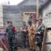 Senyum Senimah Lihat Rumahnya Jadi Tembok, Progres Rehab RTLH TMMD Gedong Kendal Tembus 75 Persen