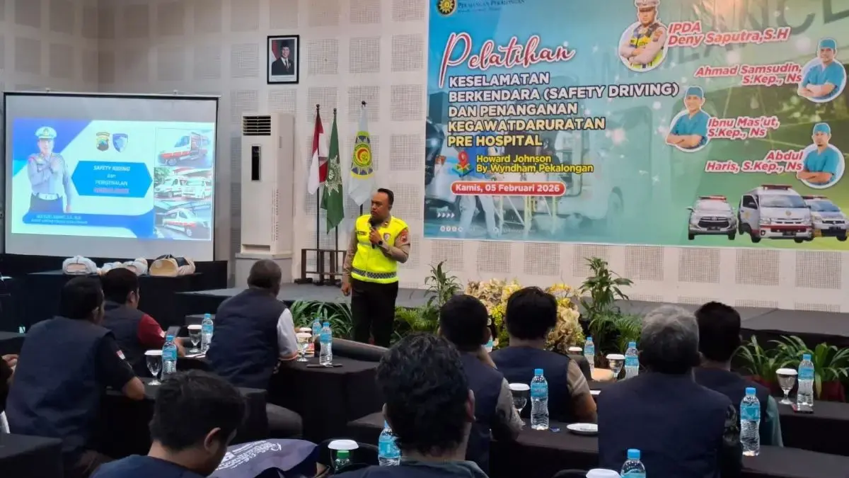 Sopir Ambulans Desa di Pekalongan Digembleng Safety Driving, Polisi: Nyawa Pasien dan Keamanan Utama