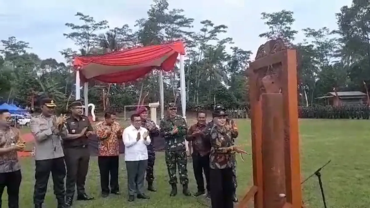 TMMD Reguler 127 Kendal Dimulai: Bangun Rabat Beton 1,1 Km di Desa Gedong dan Rehabilitasi Jembatan