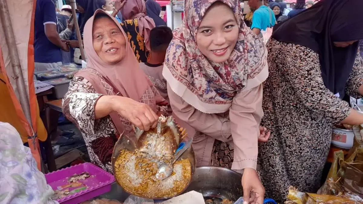 Telur Mimi Khas Kaliwungu Jadi Primadona Jelang Ramadan 1447 H, Omzet Pedagang Kendal Naik Drastis