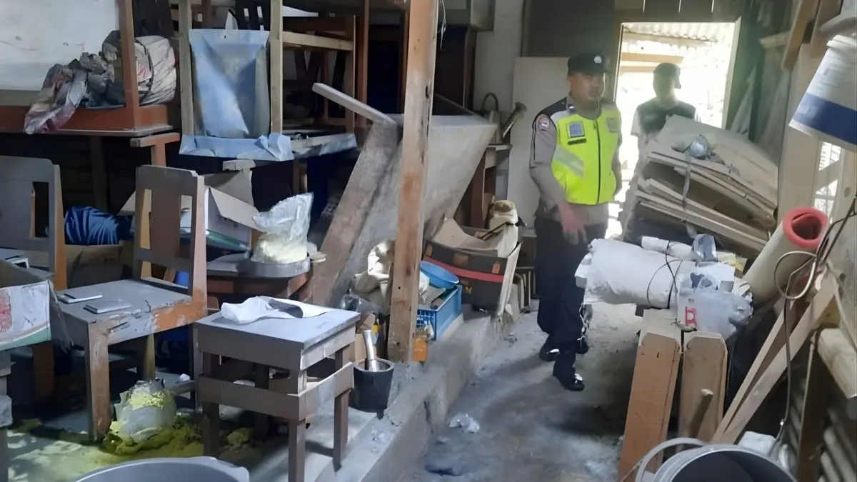 Tragedi Mercon Meledak di Sukorejo Kendal: Tubuh Pemuda Terbakar dan Patah Kaki Saat Rakit Petasan