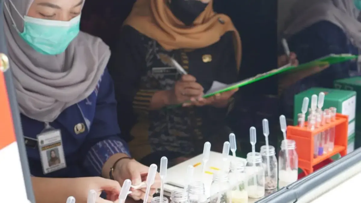 Waspada! Dishanpan Jateng Temukan Teri Nasi Berformalin di Pasar Grogolan Pekalongan Saat Sidak