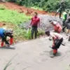 Wujudkan Impian Warga Desa Gedong, TMMD Kodim Kendal Bangun Jalan 1,1 Km untuk Memperlancar Ekonomi