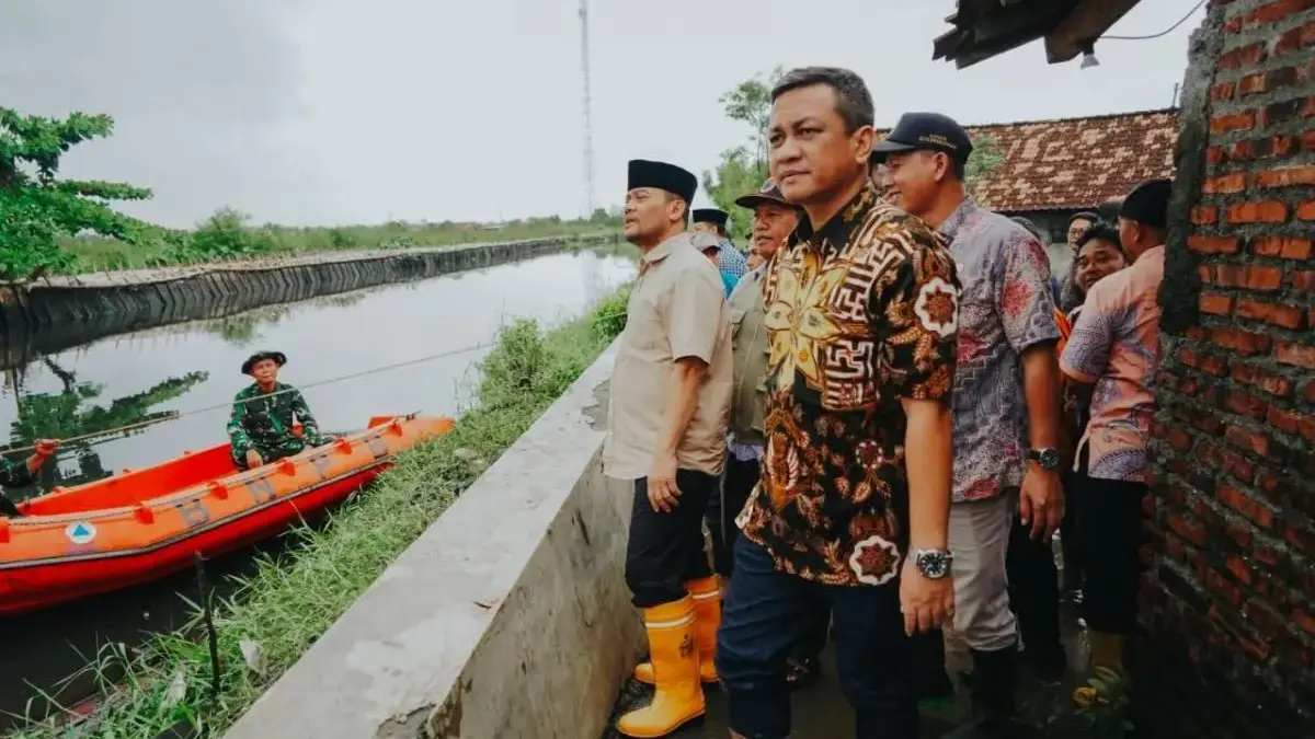 Atasi Tanggul Jebol di Pekalongan, Gubernur Jateng Kucurkan Anggaran Rp 37 Miliar Atasi Tanggul Jebol di Pekalongan, Gubernur Jateng Kucurkan Anggaran Rp 37 Miliar
