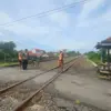 Bahaya! Warga Pekalongan Dilarang Ngabuburit di Jalur Kereta Api, Dishub Pasang Peringatan Keras