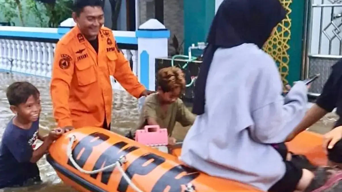 Banjir Rendam 6 Wilayah di Batang Usai Hujan Deras, BPBD Pastikan Jalur Pantura Aman Banjir Rendam 6 Wilayah di Batang Usai Hujan Deras, BPBD Pastikan Jalur Pantura Aman