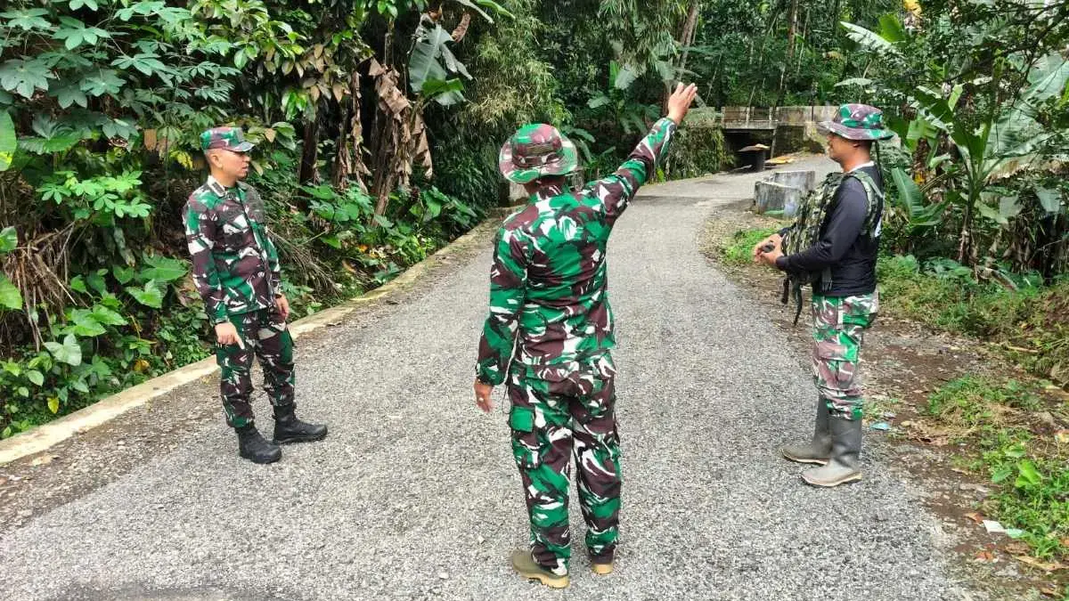 Dandim Pekalongan Kebut Pengaspalan Jalan TMMD Desa Werdi, Jalur Ekonomi Paninggaran-Kandangserang Segera Mulu Dandim Pekalongan Kebut Pengaspalan Jalan TMMD Desa Werdi, Jalur Ekonomi Paninggaran-Kandangserang Segera Mulu