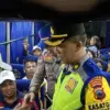 Drama Mudik Gratis 17 Pemudik Tegal Terlantar di Tol Pekalongan Dievakuasi Polisi