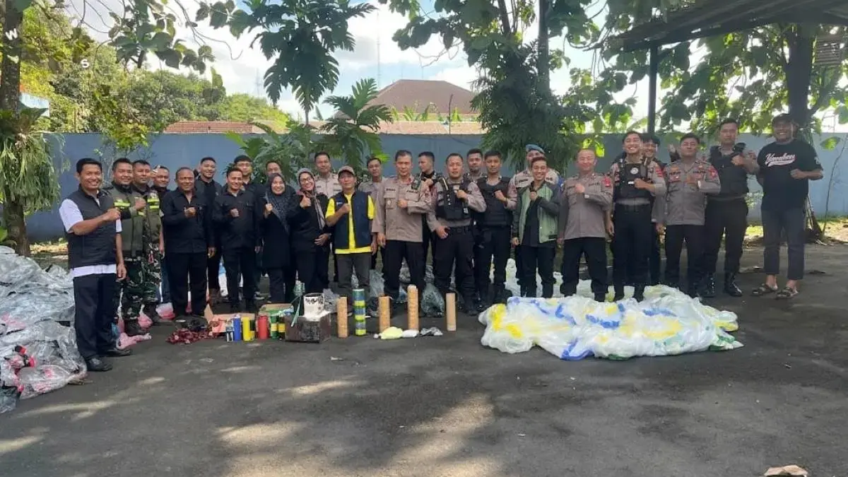 Grebek Subuh! Ratusan Petasan & 58 Balon Udara Liar di Pekalongan Disita Polisi Jelang Syawalan